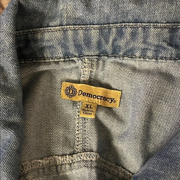 Democracy Blue Jean Jacket - Picture 4 of 5